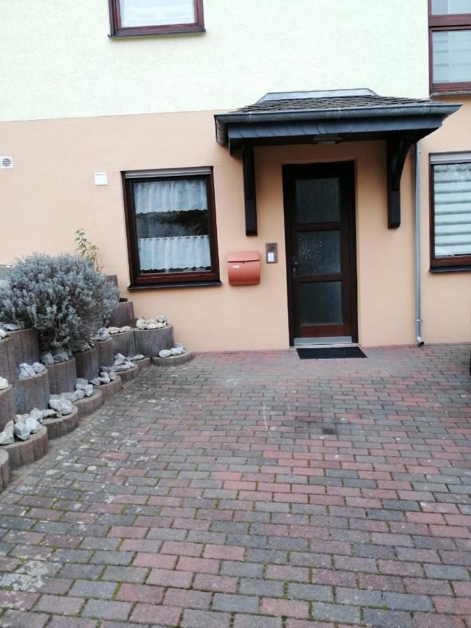 Ebenerdige Ferienwohnung Mit Grosser Terrasse In Der Naehe Des Waldes, Zum Wohlfuehlen Schoneck Esterno foto