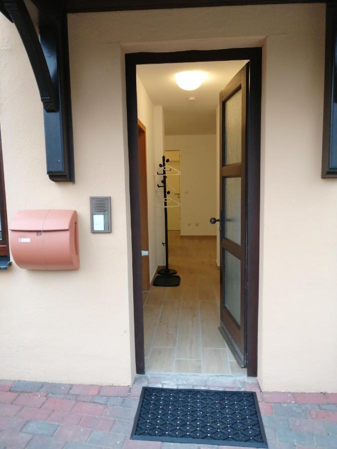 Ebenerdige Ferienwohnung Mit Grosser Terrasse In Der Naehe Des Waldes, Zum Wohlfuehlen Schoneck Esterno foto